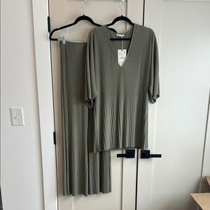 Zara Olive Ribbed Knit Pants